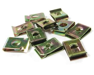 Plechová podložka pod plast pro samořezný šroub Plechová podložka pod plast pro samořezný šroub