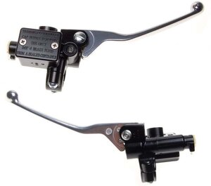 Brzdová pumpa pravá s držákem zpětného zrcátka M8 Piaggio FLY125 Brzdová pumpa pravá s držákem zpětného zrcátka M8 Piaggio FLY125