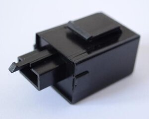 Přerušovač směrovek Relé 3 kontakt pro CFMOTO X8 Přerušovač směrovek Relé 3 kontakt pro CFMOTO X8