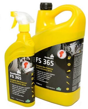 Scotoiler FS365 ochrana motoru a motocyklu proti korozi Scotoiler FS365 ochrana motoru a motocyklu proti korozi